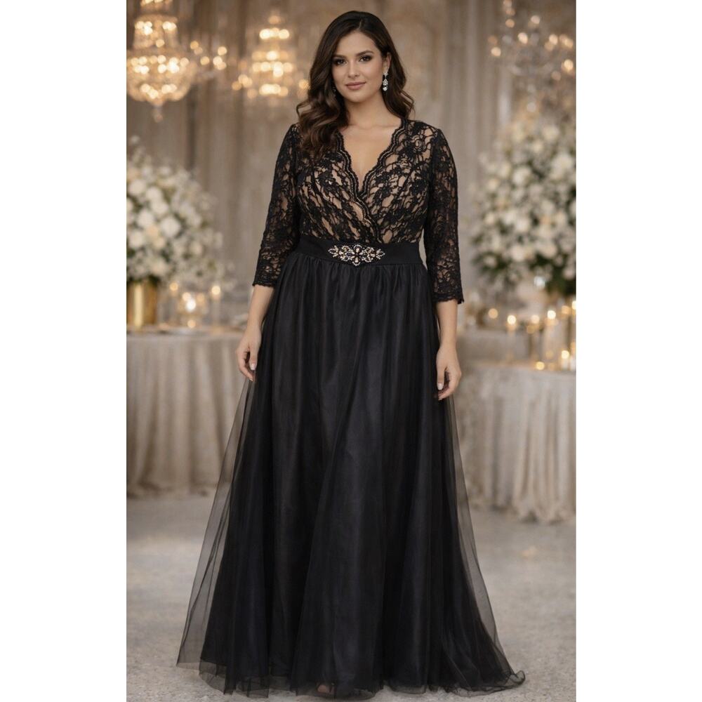 Jessica Howard Black Lace V-Neck Tulle Gown with Embellished Waist